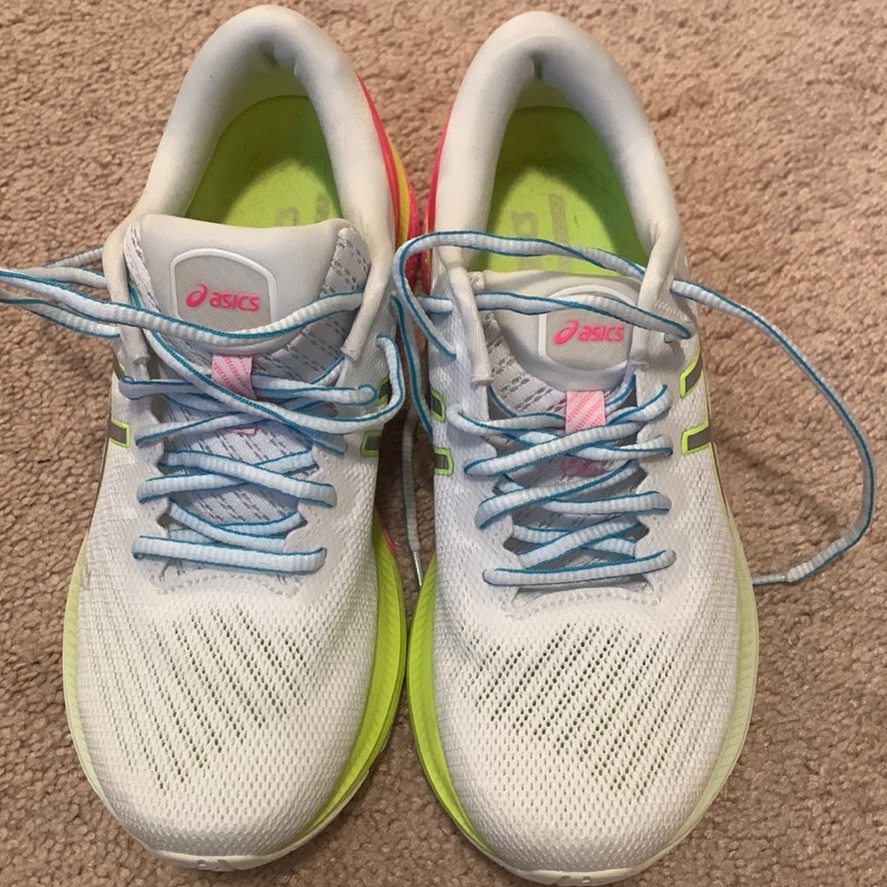 Asiscs gel Kayano 27 size 7 Women’s